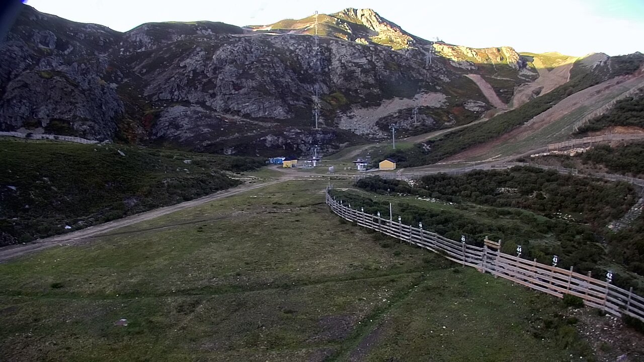 Live image of Fuentes de Invierno: Main slopes